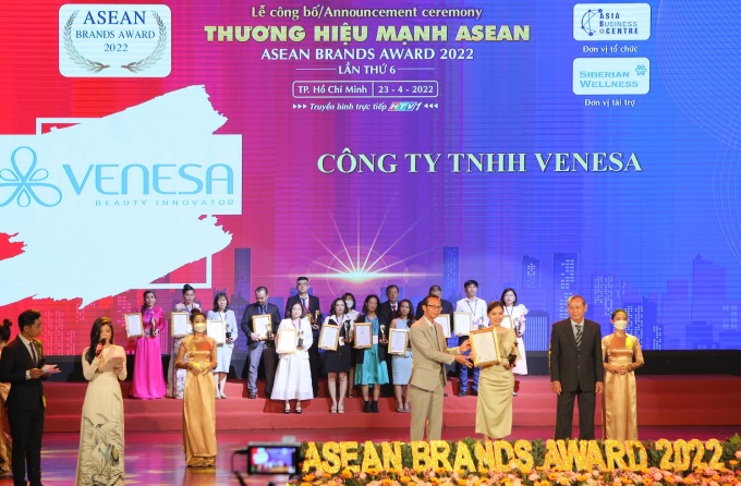 Venesa được vinh danh hai giải thưởng tại lễ trao giải Thương hiệu mạnh ASEAN ngày 23/4. Ảnh: Venesa