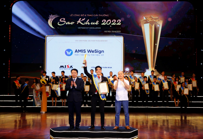 Nền tảng ký tài liệu số AMIS WeSign giành giải Sao Khuê 2022 ở hạng mục giải pháp, phần mềm mới với rất nhiều các uu điểm vượt trội. Ảnh: MISA