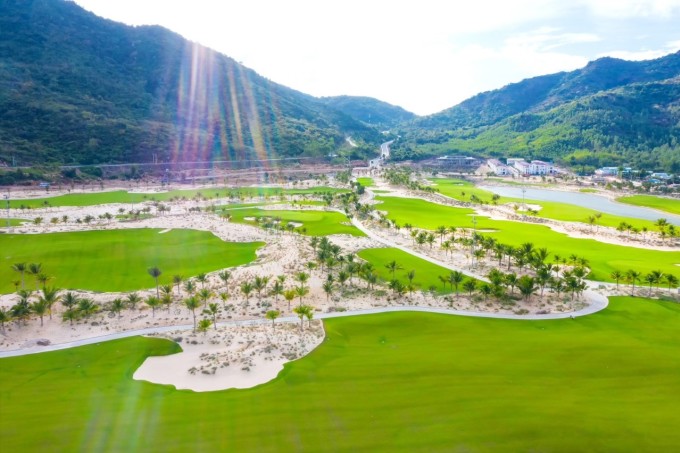 Nara Bình Tiên Golf Club nhìn từ trên cao. Ảnh: XIN TÊN NGƯỜI CHỤP