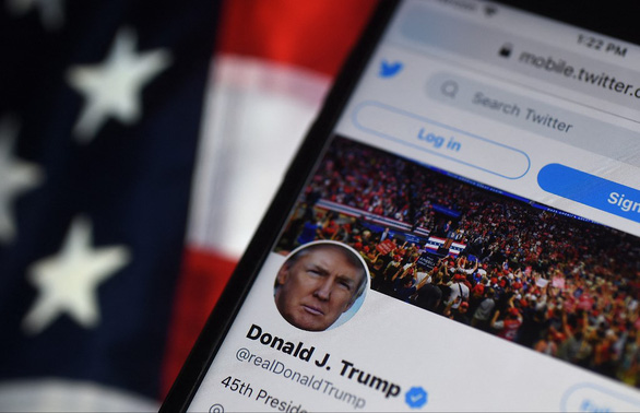 Tỉ phú Musk hứa cho ông Trump vào lại Twitter - Ảnh 1.