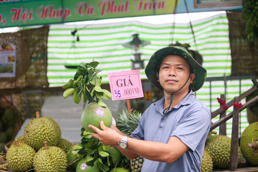 Ghé bến Bình Đông thưởng thức bánh trái đặc sản ở chợ trên bến dưới thuyền - Ảnh 6.