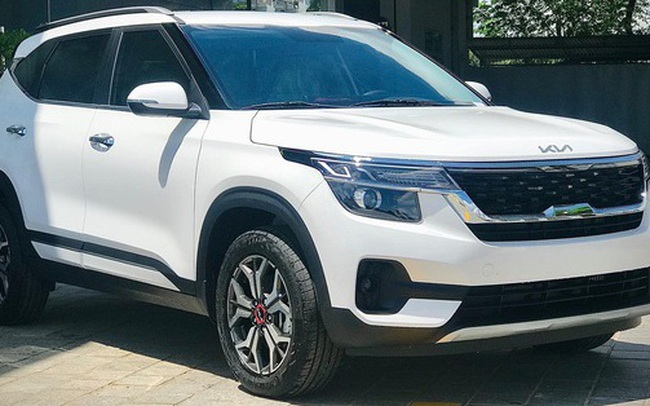 Nối gót Sorento, loạt xe Kia đồng loạt lập đỉnh giá mới khi sắp hết hỗ trợ trước bạ: Các bản cao cấp tăng giá, nhiều nhất 10 triệu đồng