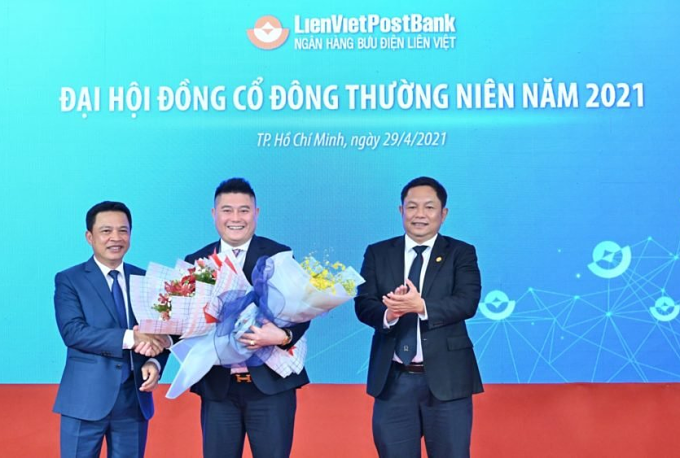 Bầu Thụy giữ chức vụ duy nhất là Phó Chủ tịch Hội đồng quản trị LienVietPostBank.