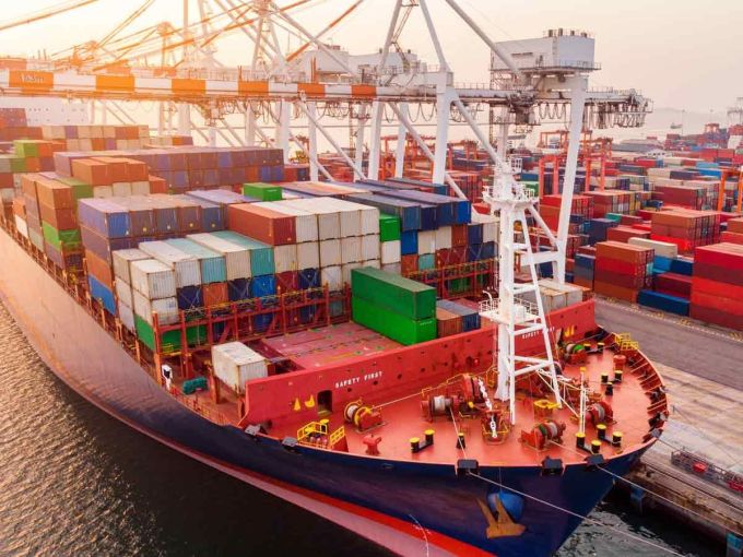 Tình trạng hỗn loạn trong vận tải container toàn cầu chưa có hồi kết trong năm 2022. Ảnh: Handelsblatt