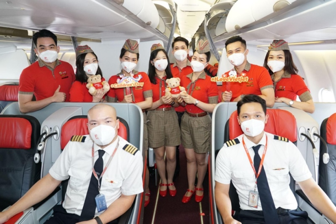 Hiện những chuyến bay của Vietjet đã sẵn sàng chào đón người dân và du khách trở lại với những điểm đến du lịch hấp dẫn trong hè như Nha Trang, Đà Nẵng, Phú Quốc, Bali, Phuket, Ấn Độ, Thái Lan, Singapore, Malaysia.