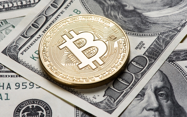 USD tăng mạnh, vàng giảm sâu, Bitcoin lao dốc thê thảm mất 26%