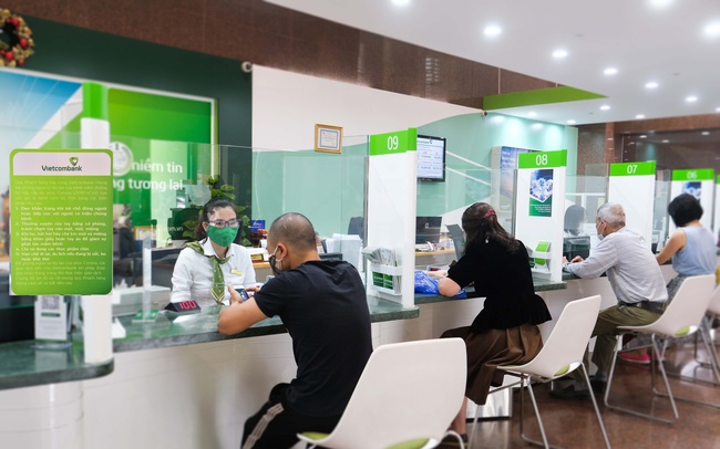 Lợi và hại của chính sách ''zero fee'' nhìn từ "ông lớn" Vietcombank