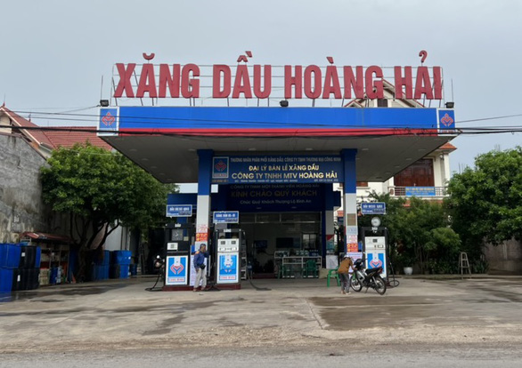 Vụ đổ 500.000 đồng xăng, hút ra 9,5 lít: UBND huyện Lục Ngạn kết luận nhân viên bán thiếu - Ảnh 1.