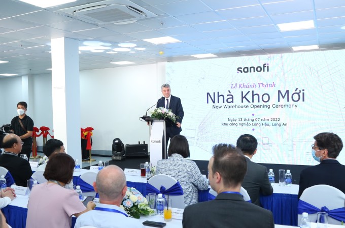 Ông Emin Turan - Tổng Giám Đốc Sanofi Việt Nam nhận định, kho dược mới có vai trò quan trọng trong việc tối ưu hóa chuỗi cung ứng, khẳng định cam kết phát triển bền vững tại Việt Nam của Sanofi.