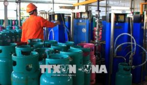 Giá gas tiếp tục giảm tháng thứ ba liên tiếp  - Ảnh 1.