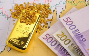 Euro về ngang giá USD, triển vọng tiếp tục u ám