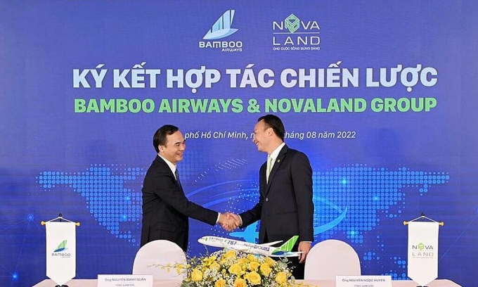 Lãnh đạo Bamboo Airways và Novaland tại lễ ký hợp tác. Ảnh: BAV