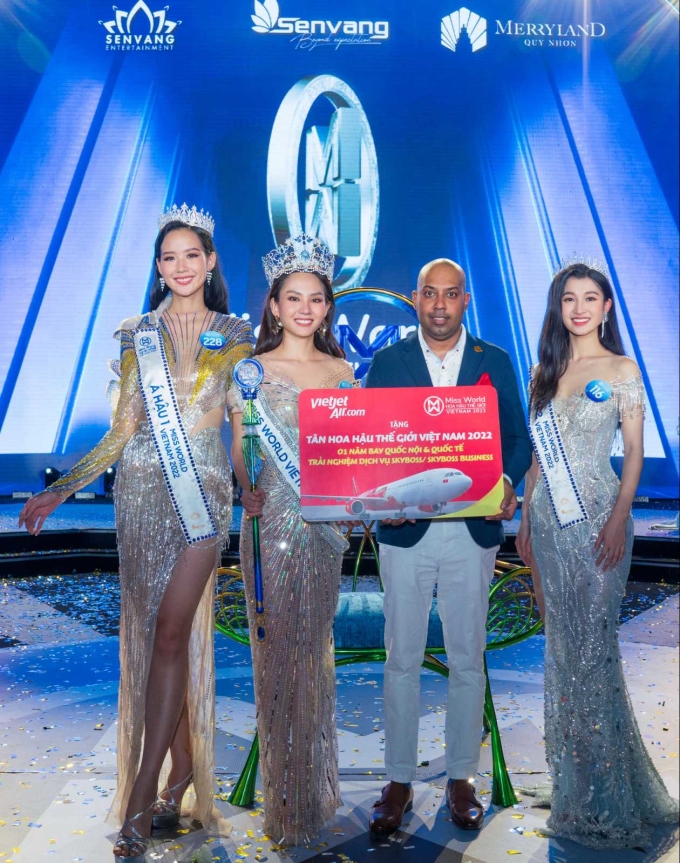 Chung kết cuộc thi Hoa hậu Thế giới Việt Nam (Miss World Vietnam 2022) diễn vào tối ngày 12/8 tại Quy Nhơn đã xướng tên Huỳnh Nguyễn Mai Phương (SBD 216). Ngoài phần thưởng cho ngôi vị cao nhất, Mai Phương cũng nhận được giải thưởng một năm bay miễn phí và cơ hội trải nghiệm dịch vụ SkyBoss, SkyBoss Business của Vietjet trên khắp các chặng bay trong nước và quốc tế. Ảnh: Ánh Dương