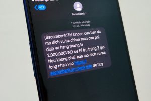 Một loạt ngân hàng tiếp tục cảnh báo lừa đảo qua tin nhắn SMS - Ảnh 1.