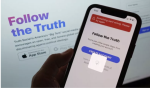 Mạng xã hội Truth Social của ông Trump lỗ nặng - Ảnh 1.