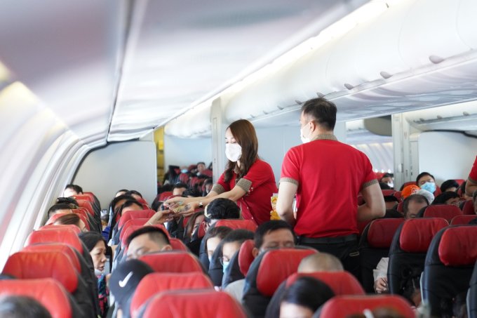 Vietjet Air cung cấp nhiều dịch vụ, sản phẩm trên độ cao 10.000 m cho hành khách. Ảnh: Ánh Dương