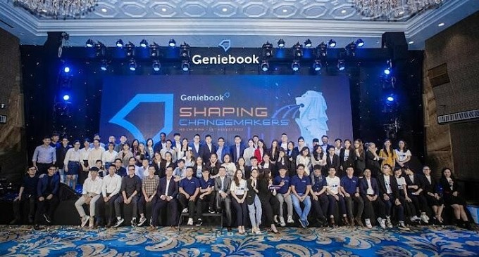 Đội ngũ nhân sự Geniebook trong buổi ra mắt chính thức thị trường Việt Nam hôm 18/8 tại TP HCM. Ảnh: Quỳnh Trần