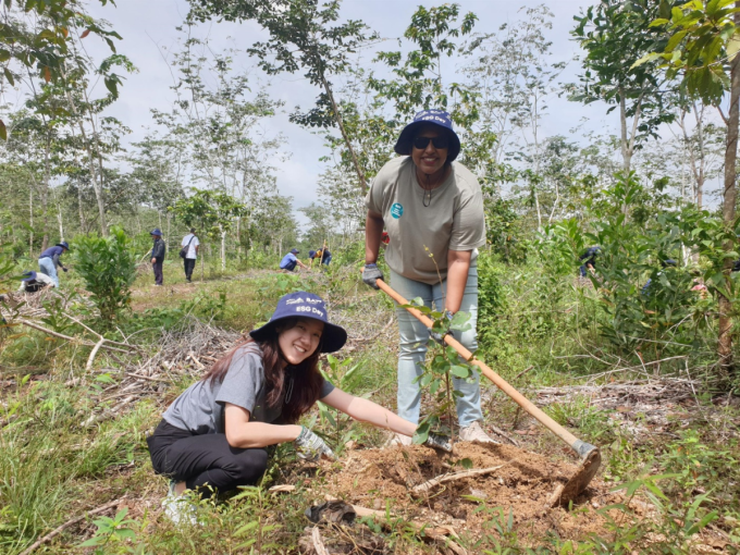 Các thành viên BAT Việt Nam và Gaia trong đợt tham gia trồng cây tại Đồng Nai.