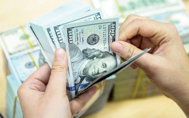 ACBS: NHNN đã bán ra 21 tỷ USD dự trữ ngoại tệ từ đầu năm, có thể nâng lãi suất điều hành thêm 0,75 điểm %